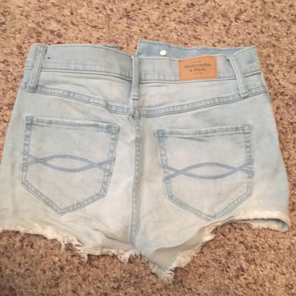 Shorts - Picture 2 of 3